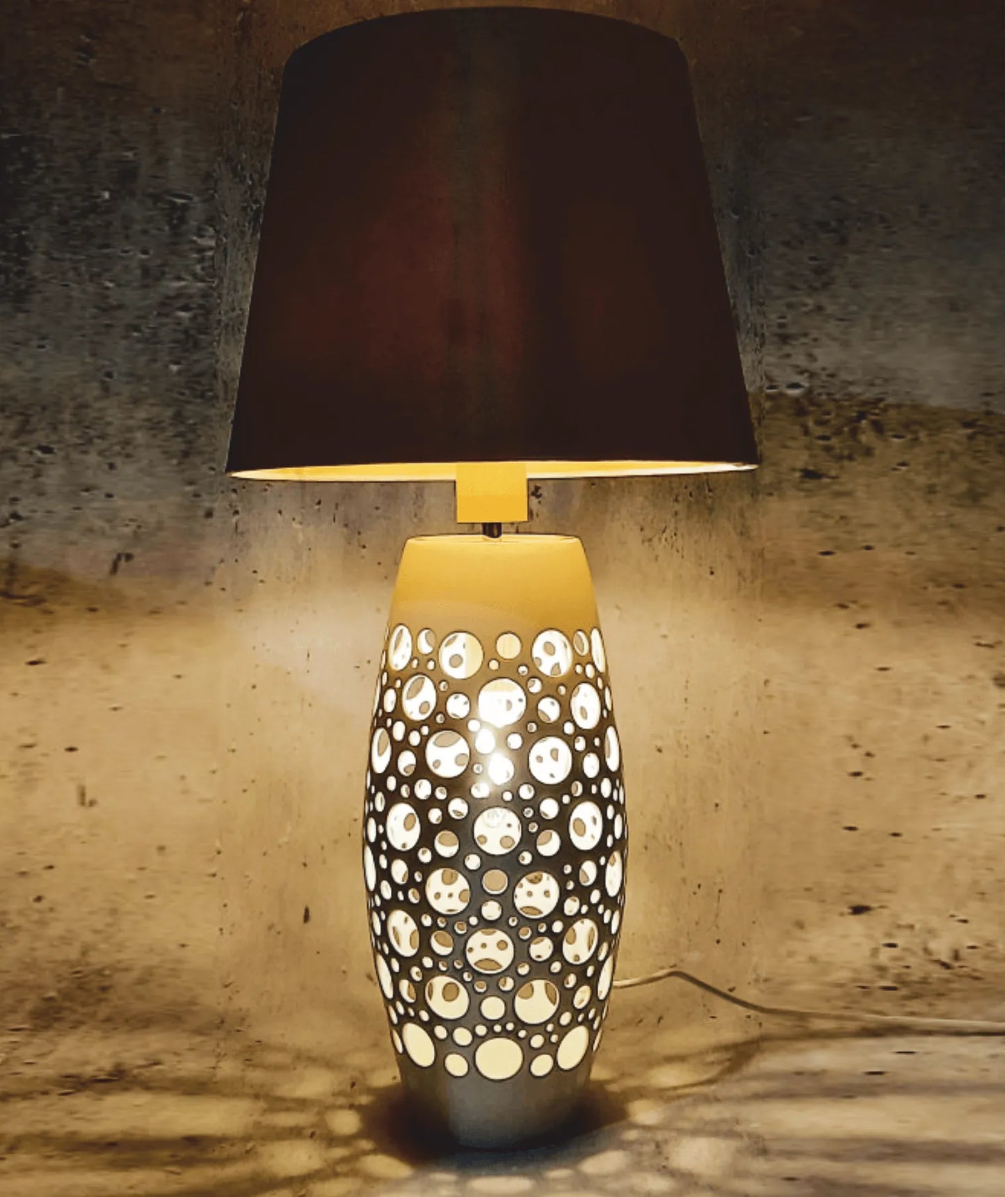 Lampa z abażurem - Coma Deco - widok z boku