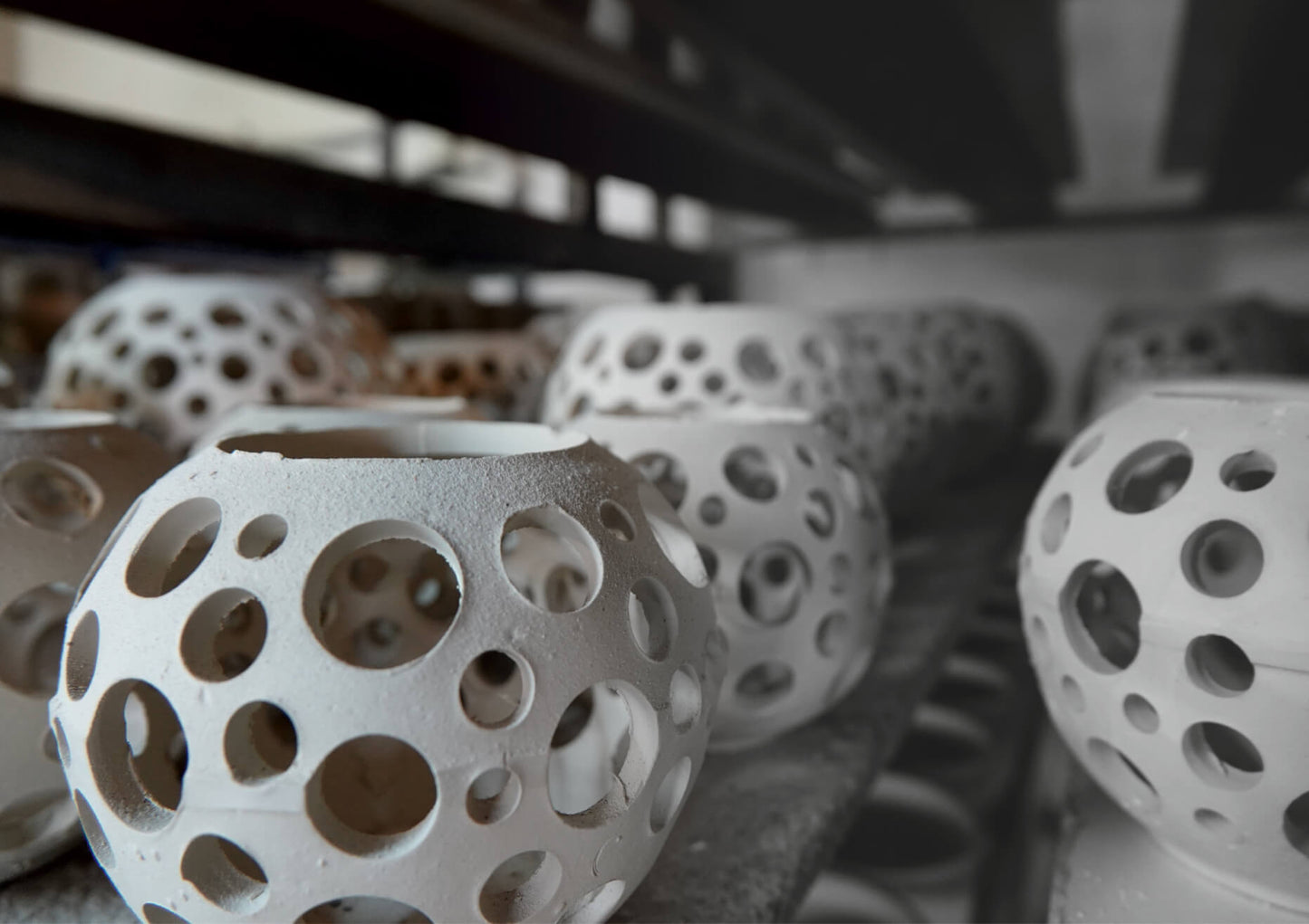 Lampion LAVA Signature Maxi - widok z boku